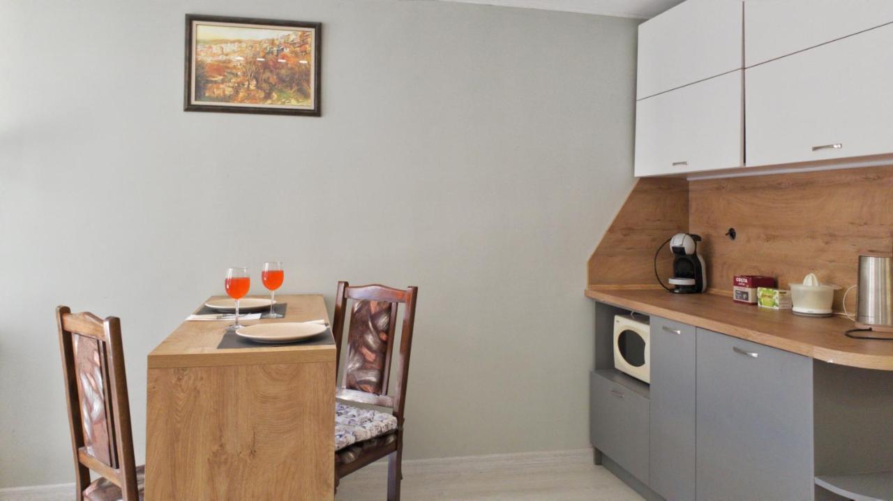 Cozy Studio Near The Park With Huge Verandah. Βελίκο Τίρνοβο Εξωτερικό φωτογραφία